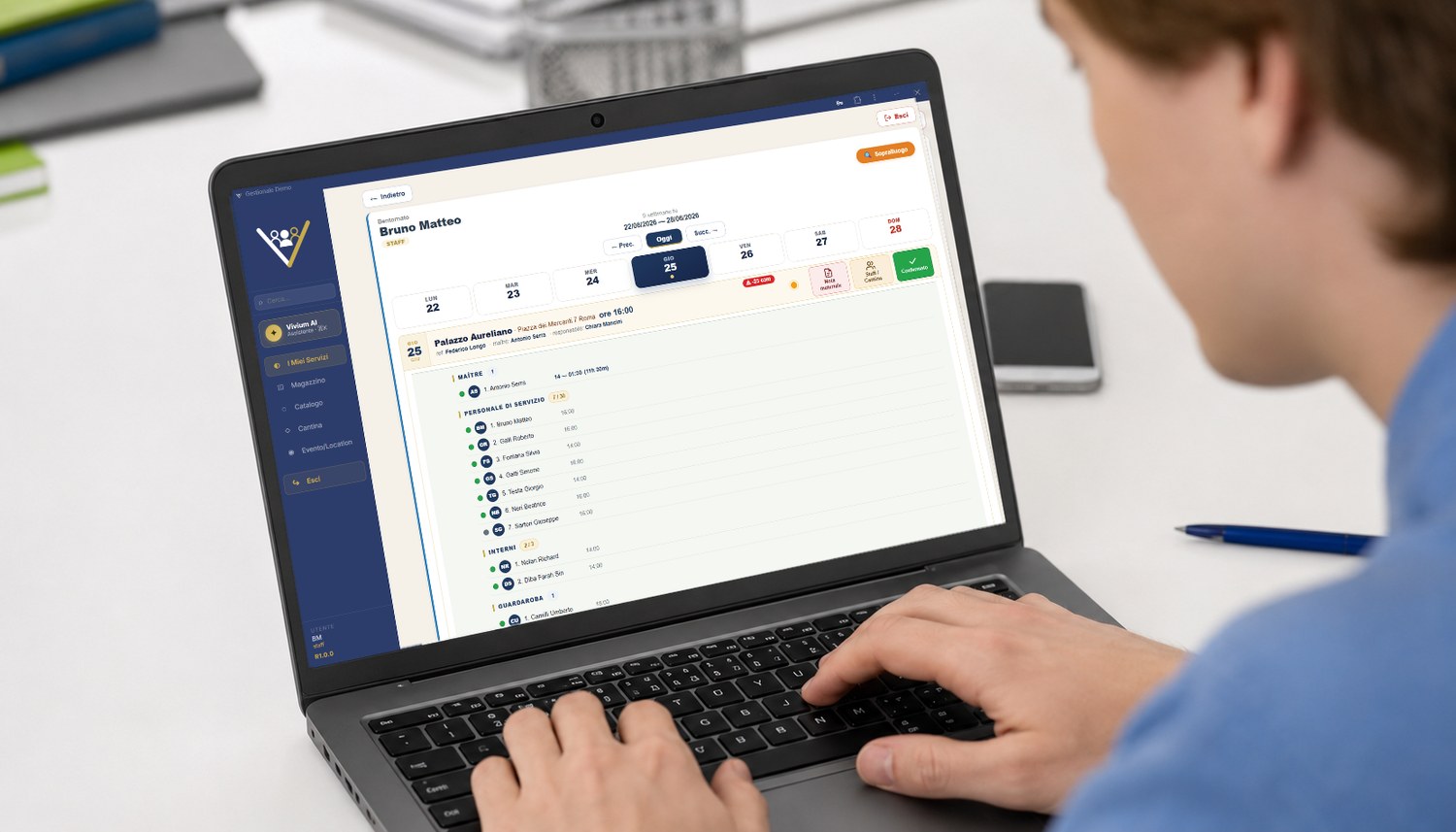 Vivium aperto su un laptop mentre si consulta il servizio del giorno
